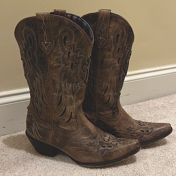 Shoes - Women’s cross & sequin cowboy boots 9.5